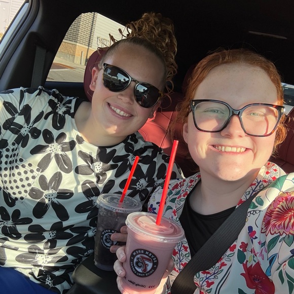 Meet your Posher, Ellie - Picture 3 of 8